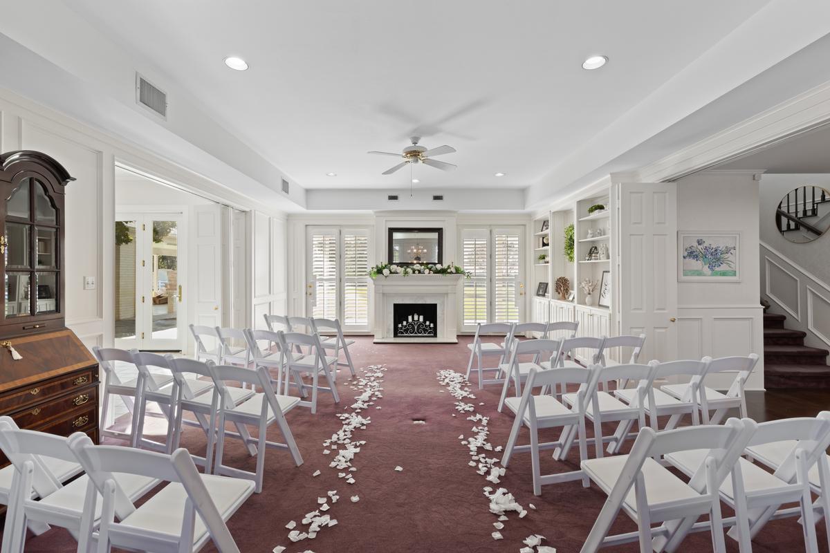 Indoor ceremony setup